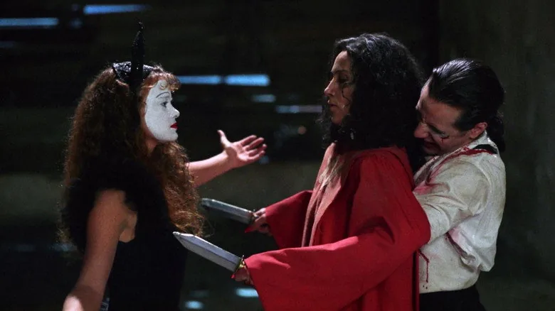 Santa Sangre sahne 3